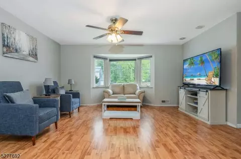 23 Meyer Rd, Edison, NJ 08817 photo 14