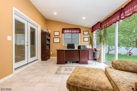 23 Meyer Rd, Edison, NJ 08817 photo 9