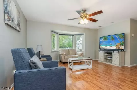 23 Meyer Rd, Edison, NJ 08817 photo 15