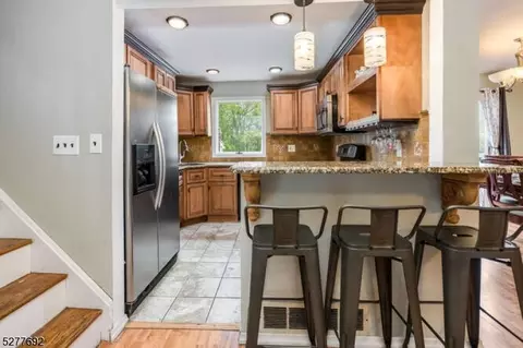 23 Meyer Rd, Edison, NJ 08817 photo 12