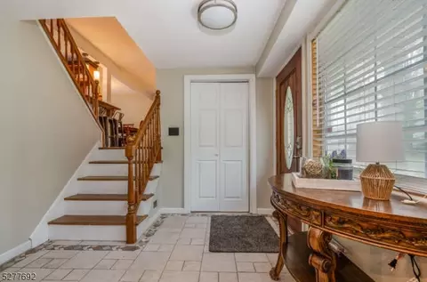 23 Meyer Rd, Edison, NJ 08817 photo 3