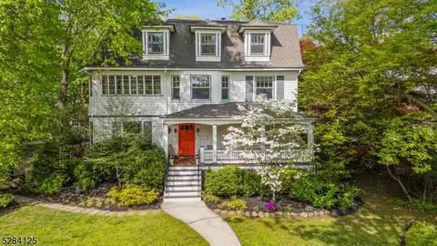 25 Hickory Dr, Maplewood, NJ 07040