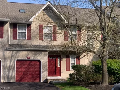 5 Pinehurst Dr, Washington, NJ 07882