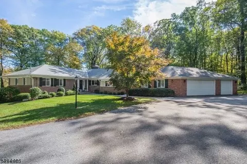 2 North Rd, Kinnelon, NJ 07405