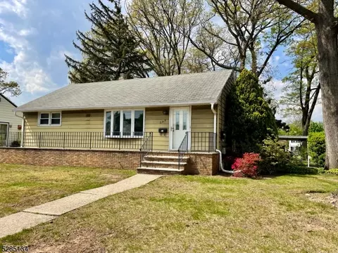 295 Hayes Dr, Saddle Brook, NJ 07663