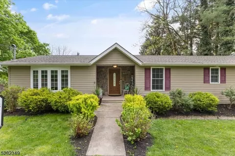 365 Washburn Ave, Washington, NJ 07882