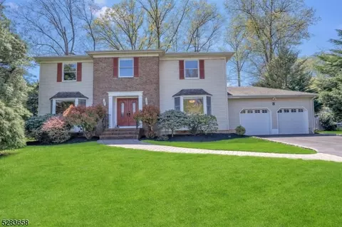 8 Evergreen Ct, Westfield, NJ 07090