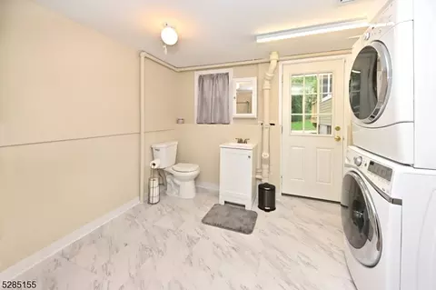 287 Spencer Pl, Paramus, NJ 07652 photo 24