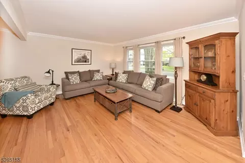 287 Spencer Pl, Paramus, NJ 07652 photo 13