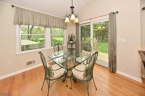 287 Spencer Pl, Paramus, NJ 07652 photo 7