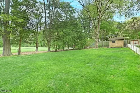 287 Spencer Pl, Paramus, NJ 07652 photo 2