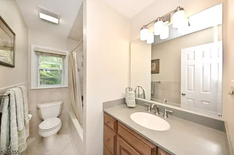287 Spencer Pl, Paramus, NJ 07652 photo 21