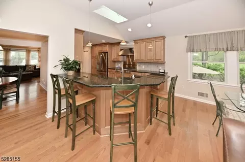 287 Spencer Pl, Paramus, NJ 07652 photo 9