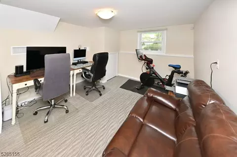287 Spencer Pl, Paramus, NJ 07652 photo 22