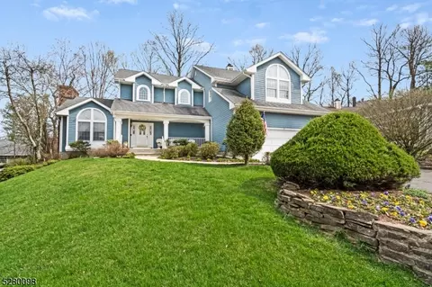 28 Gatehouse Rd, Bedminster, NJ 07921