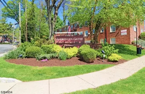 24 Hutton Ave #54, West Orange, NJ 07052
