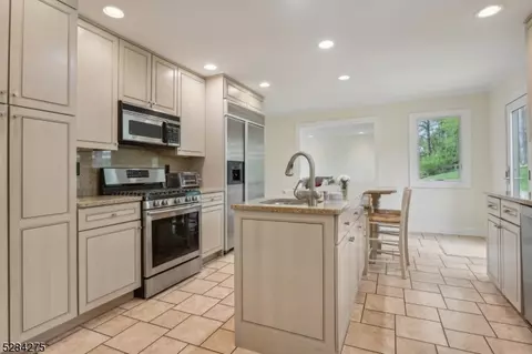 26 Drake Ct, Randolph, NJ 07869 photo 10