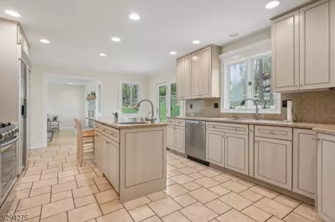 26 Drake Ct, Randolph, NJ 07869 photo 7