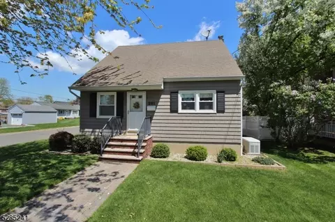 201 Oakland Ave, South Plainfield, NJ 07080