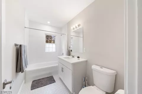 1077 Hillside Ave, Plainfield, NJ 07060 photo 22