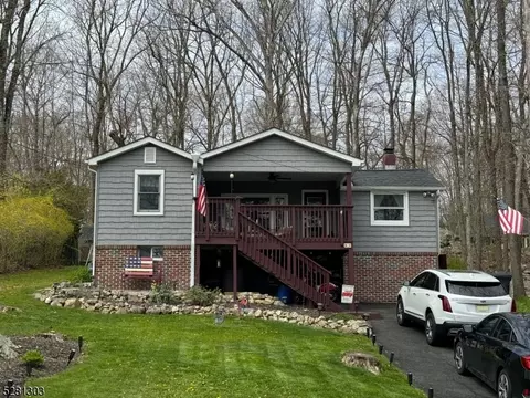 63 W Shawnee Trl, Wharton, NJ 07885