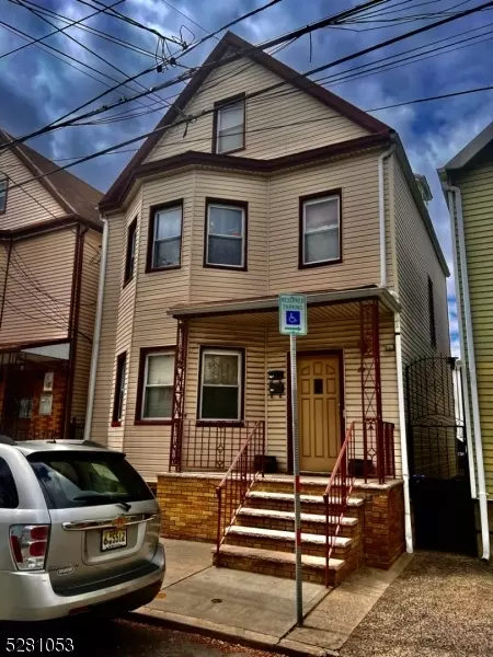 85 Somme St, Newark, NJ 07105