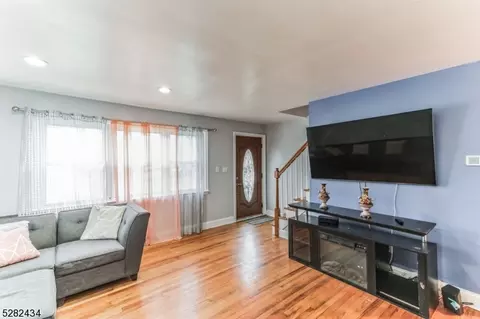 30 Manchester Rd, West Orange, NJ 07052