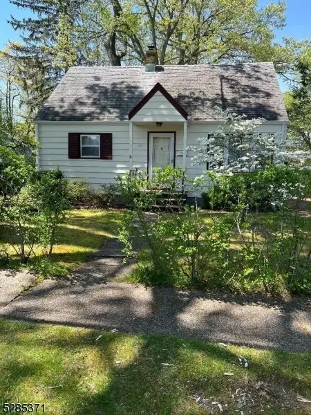 88 Robertson Ave, Hawthorne, NJ 07506