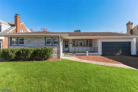 130 Mount Pleasant Ave, Wallington, NJ 07057