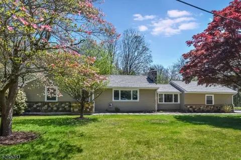 24 Red Barn Ln, West Milford, NJ 07480