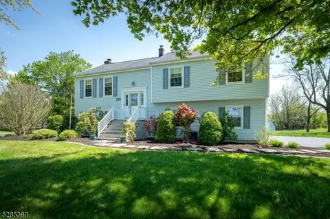 190 Schilke Ln, Hillsborough, NJ 08844