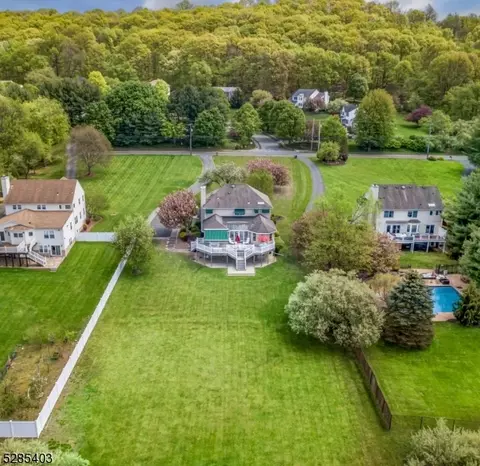 95 Park Ave, Randolph, NJ 07869