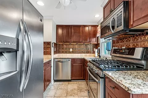 412 Giles Ave, Middlesex, NJ 08846 photo 10