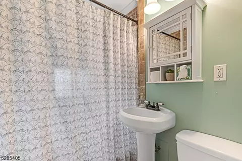 412 Giles Ave, Middlesex, NJ 08846 photo 12