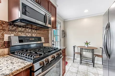 412 Giles Ave, Middlesex, NJ 08846 photo 7