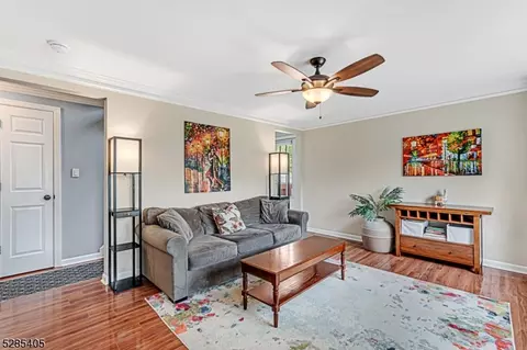 412 Giles Ave, Middlesex, NJ 08846 photo 5