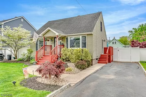 412 Giles Ave, Middlesex, NJ 08846 photo 2