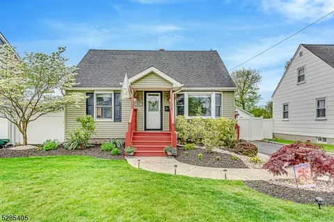 412 Giles Ave, Middlesex, NJ 08846
