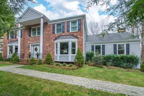 61 Longview Ave, Randolph, NJ 07869