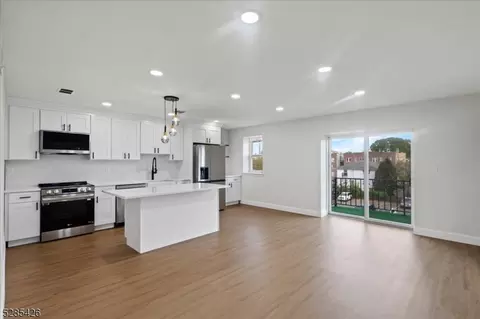 1004 Unicorn Way #J3, Clifton, NJ 07011