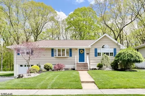 243 Rafkind Rd, Bloomingdale, NJ 07403