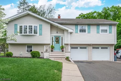98 Central Ave, North Haledon, NJ 07508