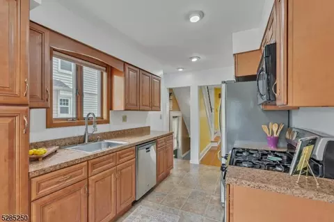 95 Davis Ave, Bloomfield, NJ 07003 photo 5