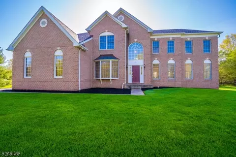 196 Grayson Dr, Montgomery, NJ 08502