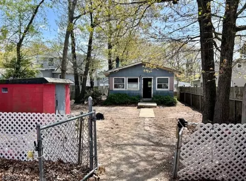 615 Barnegat Ave, Toms River, NJ 08753