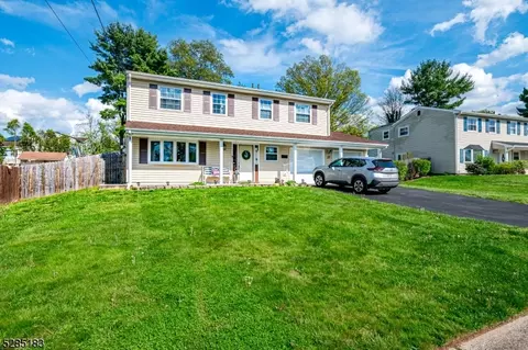 27 Patton Dr, Franklin Twp, NJ 08873