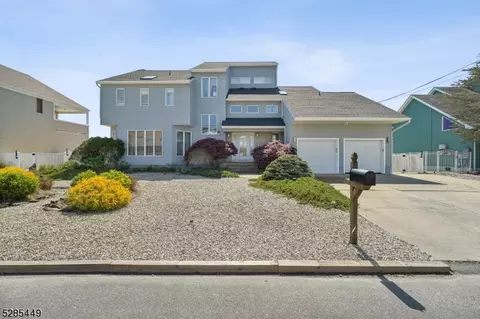 829 Spar Dr, Lacey Twp, NJ 08731 photo 2