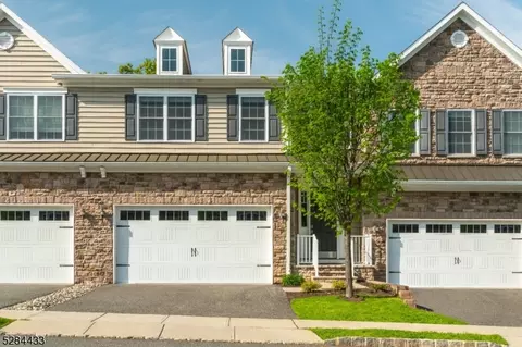34 Fillmore Dr, Morristown, NJ 07960