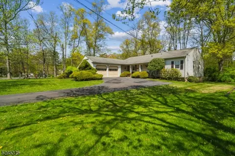 6 Windsor Way, Berkeley Heights, NJ 07922