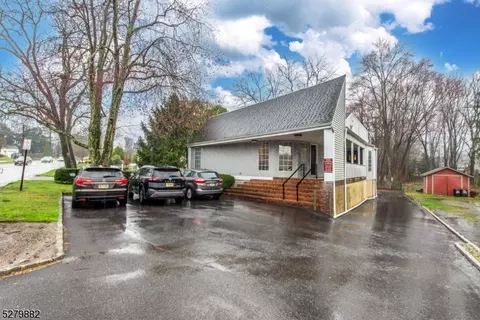161 Ridgedale Ave, Florham Park, NJ 07932
